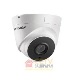 High-resolution outdoor CCTV camera for security monitoring.