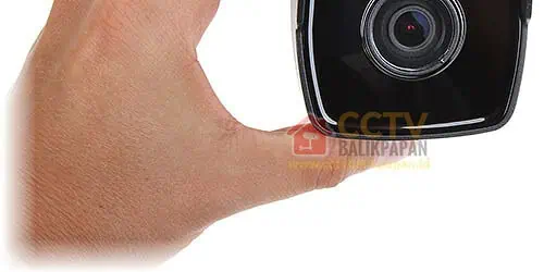 IP Camera 2MP Hikvision DS-2CD1023G0-I Hikvision 2MP IP Camera for security surveillance, compact design, high-resolution video.