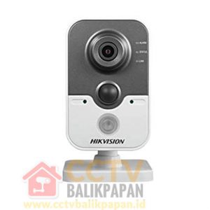 Hikvision IP Camera 1MP DS-2CD2410F-IW with wireless and night vision features.