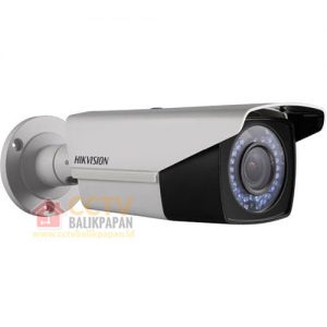 High-resolution outdoor CCTV camera for security surveillance.