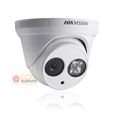 Outdoor CCTV camera Hikvision DS-2CE56C2T-IT3 for security surveillance.