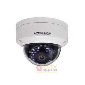 Outdoor Hikvision 2MP security camera with night vision.