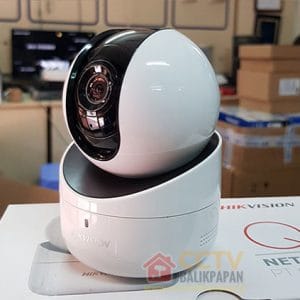 Hikvision IP Camera 2MP for indoor security, wireless, with night vision.