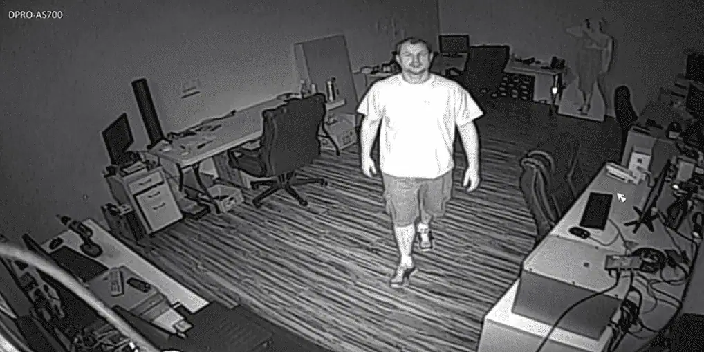 CCTV Penjualan dan Perbaikan di Balikpapan CCTV dengan Infra Merah untuk pengawasan malam hari di kantor.