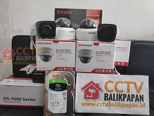 Paket Kamera CCTV Hikvision 4 Kamera 3MP High-quality Hikvision CCTV cameras for security.