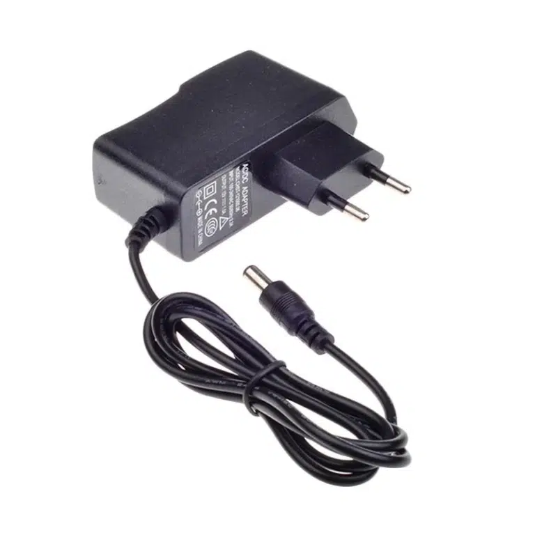 Adaptor CCTV untuk pemasangan kamera pengawas yang andal dan efisien.