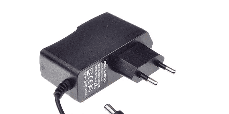 Adaptor CCTV untuk pemasangan kamera pengawas yang andal dan efisien.