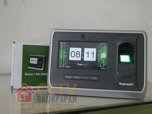Revo 156-BNC access control with fingerprint scanner and digital display.