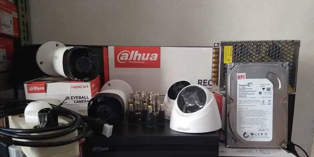 CCTV Paket 4 Kamera 5MP Dahua High-quality Dahua CCTV camera package for security.