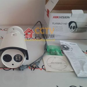 Outdoor Hikvision DS-2CE16C2T-IT3 CCTV camera for security monitoring.
