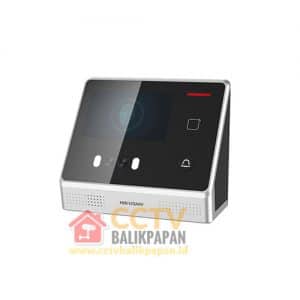 Hikvision DS-K1T605MF access control device with fingerprint and card reader.