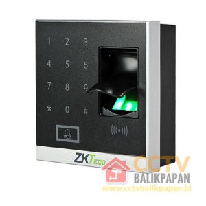 Fingerprint ZKTeco X8s biometric access control device for security.